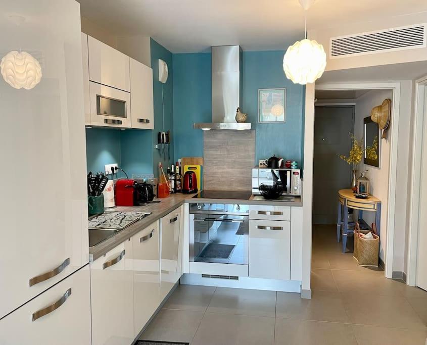 21 - Tres Agreable Rdc Avec Terrasse Et Parking Appartement Bandol Buitenkant foto