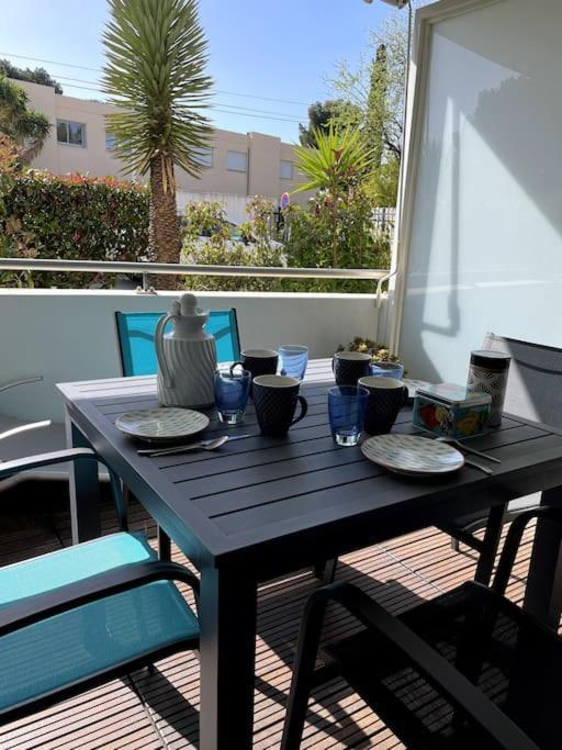 21 - Tres Agreable Rdc Avec Terrasse Et Parking Appartement Bandol Buitenkant foto
